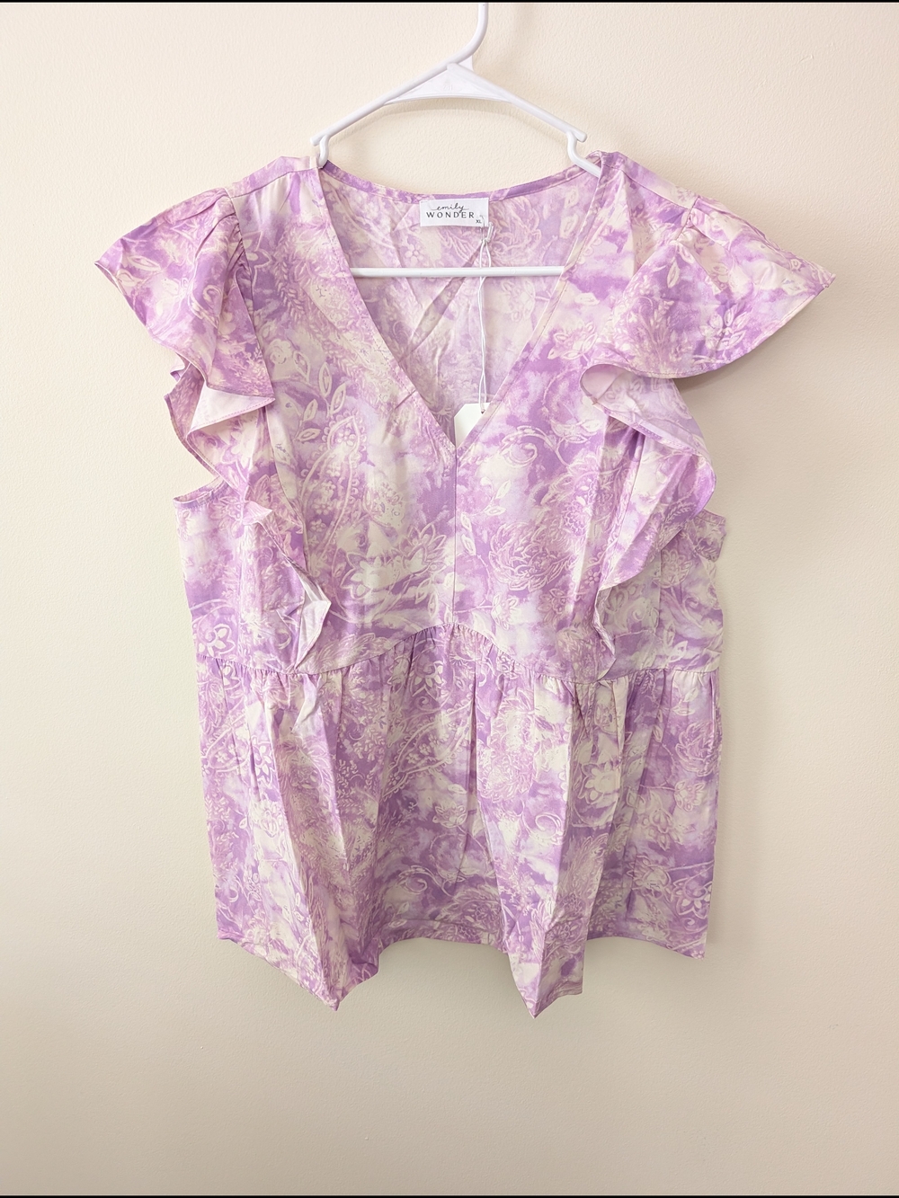 Emily Wonder Women's Lavender Floral Blouse w/Ruffle Sleeves V-Neck S,M,L New